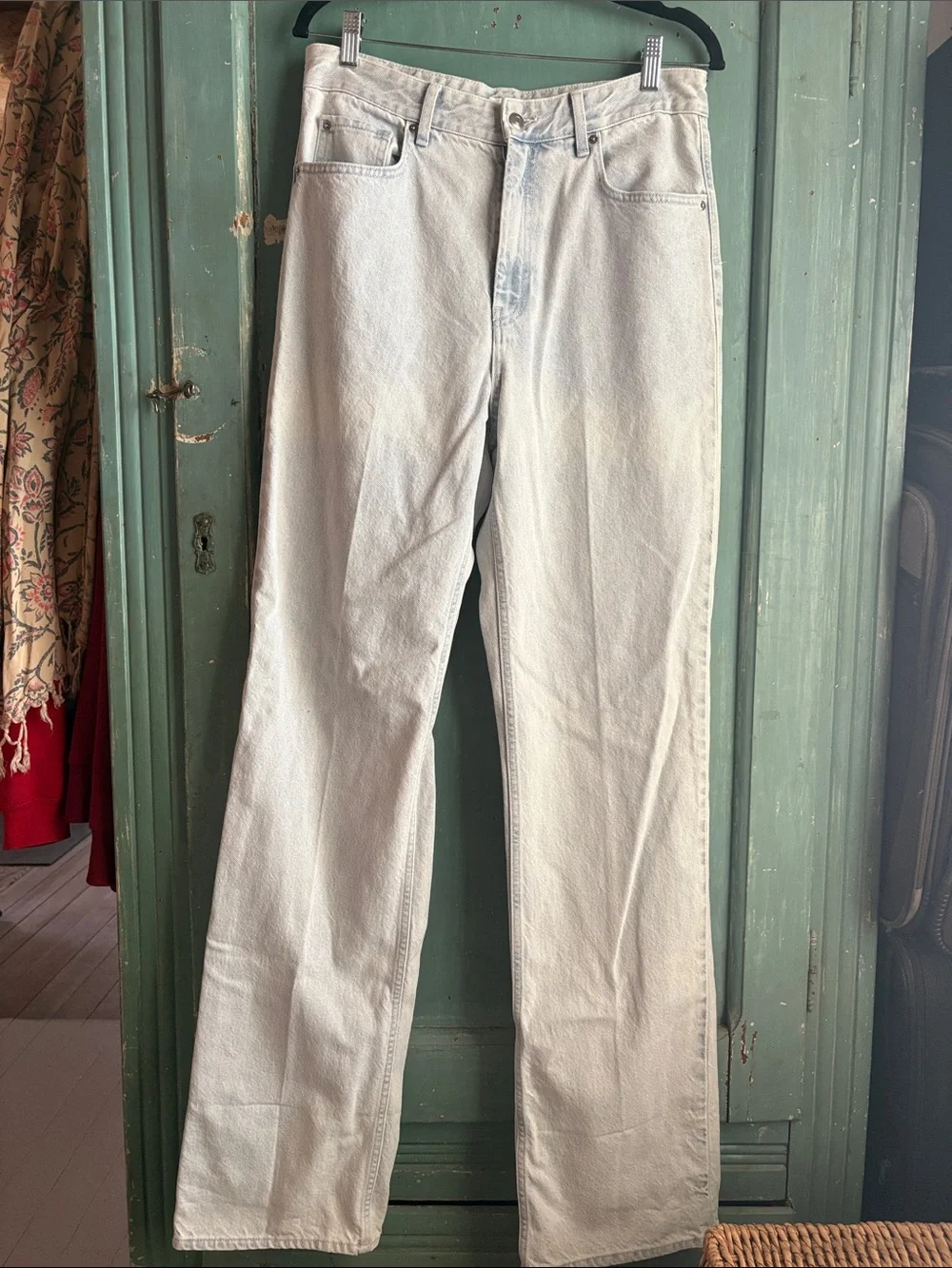H&M Light Wash Boyfriend Jeans - Picture 1 of 4